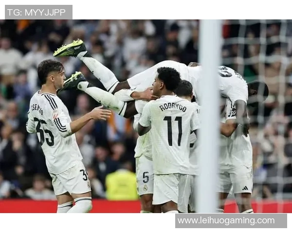 欧冠震撼战役皇马大胜曼联引发争议判罚全场沸腾