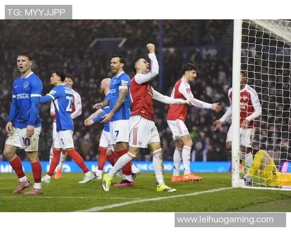 意甲激情对决那不勒斯5-0横扫阿森纳帽子戏法引发争议判罚热议