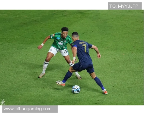 国王杯激战波尔图与那不勒斯握手言和绝杀瞬间引发全场热烈反响