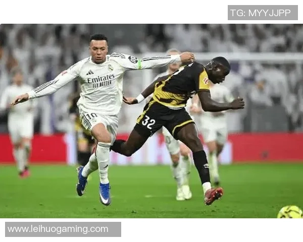 英超焦点战：皇马与那不勒斯互交白卷引发全场热议与惊叹